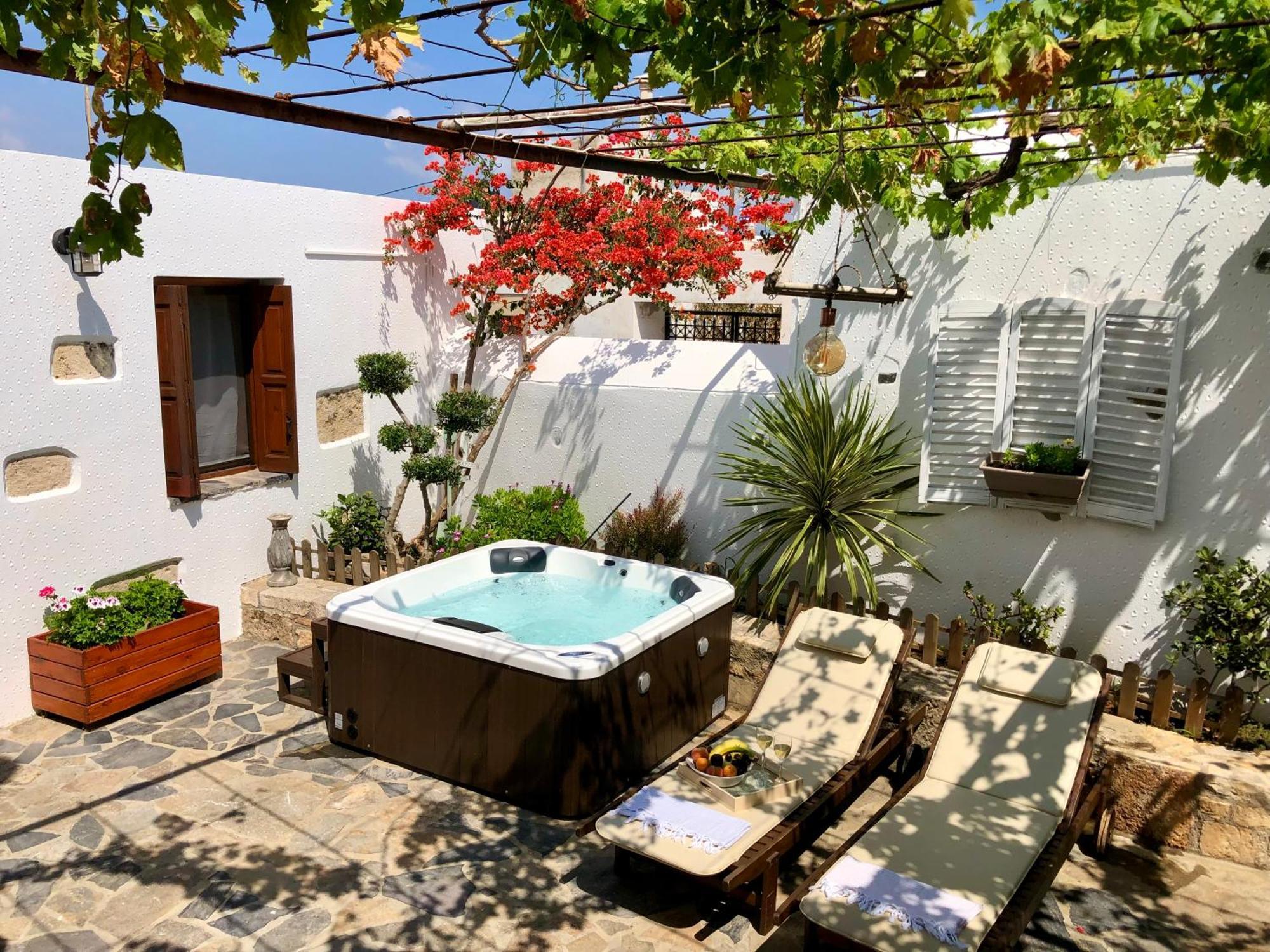 Avli Traditional Home With Private Jacuzzi Hersonissos  Exterior photo